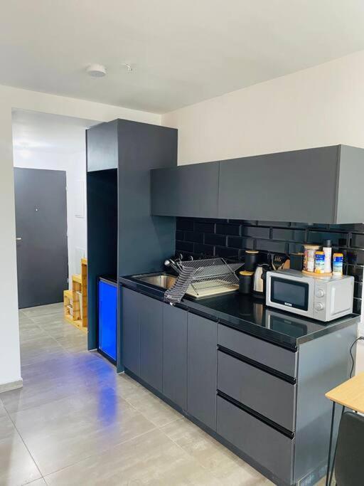 Апартаменты Lovely Flat In The Center 36 Тель-Авив Экстерьер фото